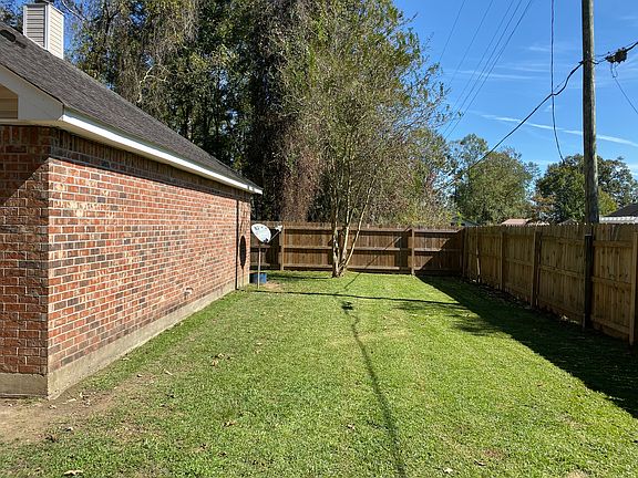 5th image of 7402 Robinson Dr