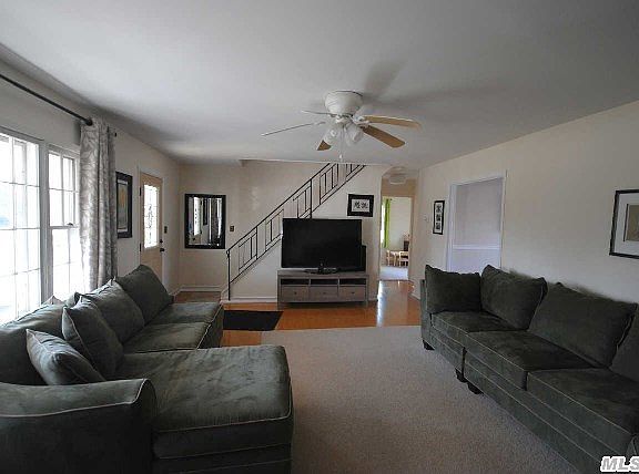 2nd image of 79 Sycamore Cir