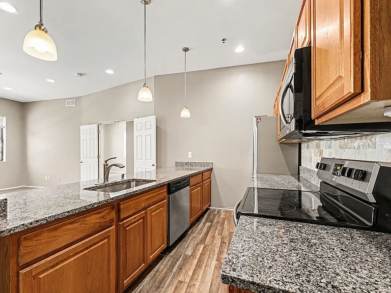 32821 Grand River Ave #B — Photo 10