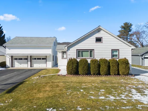 943 Westminster Rd, Endicott, NY 13760