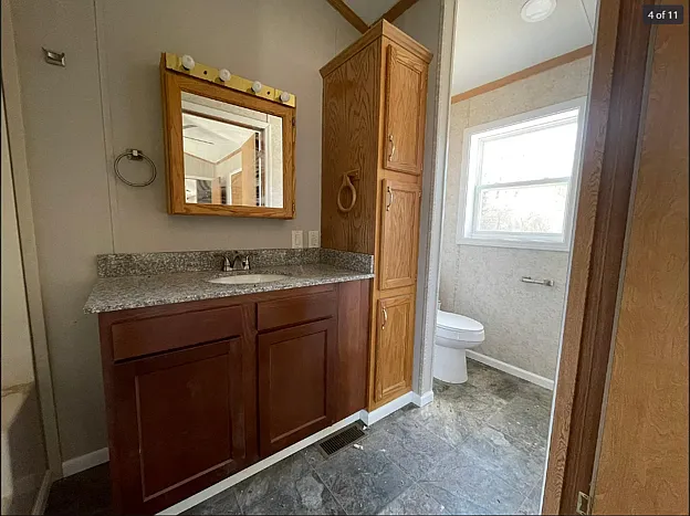 3 bed, 900 sqft, $1,700 — Photo 4