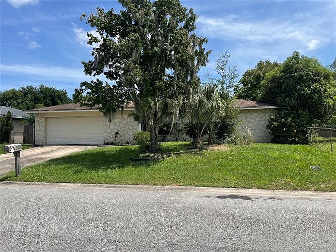 1st image of 618 Swallow Dr