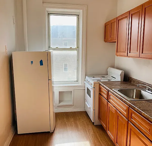 1323 E 16th St #B7 — Photo 1