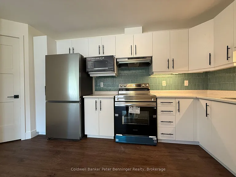 604 Queen St S #109 — Photo 5