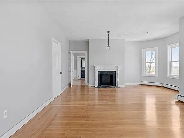 19 Hillside Ave Floor 2, Providence, RI 02906