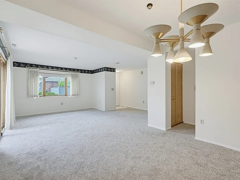 52 Rosewood Dr #52 — Photo 6