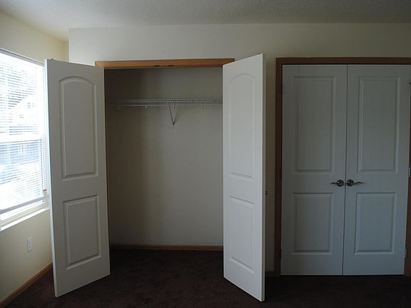 3rd image of 2205 Forest Ave