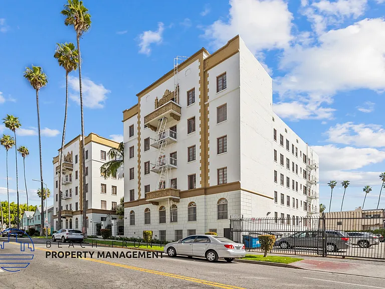418 S. Normandie Ave — Photo 16