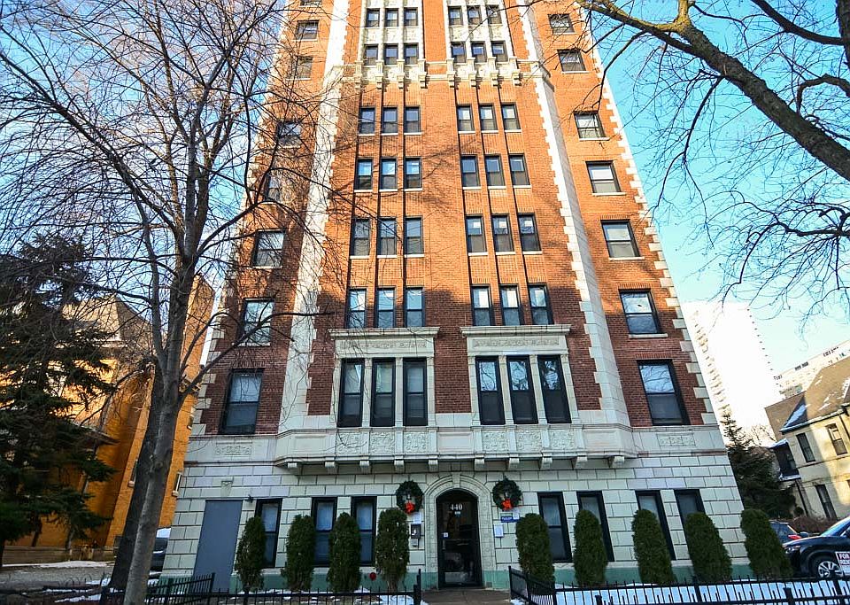 1st image of 525 W Cornelia Ave #312