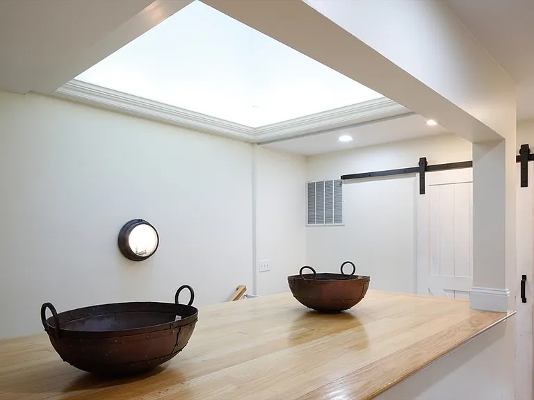 127 Cottage St #3 — Photo 7