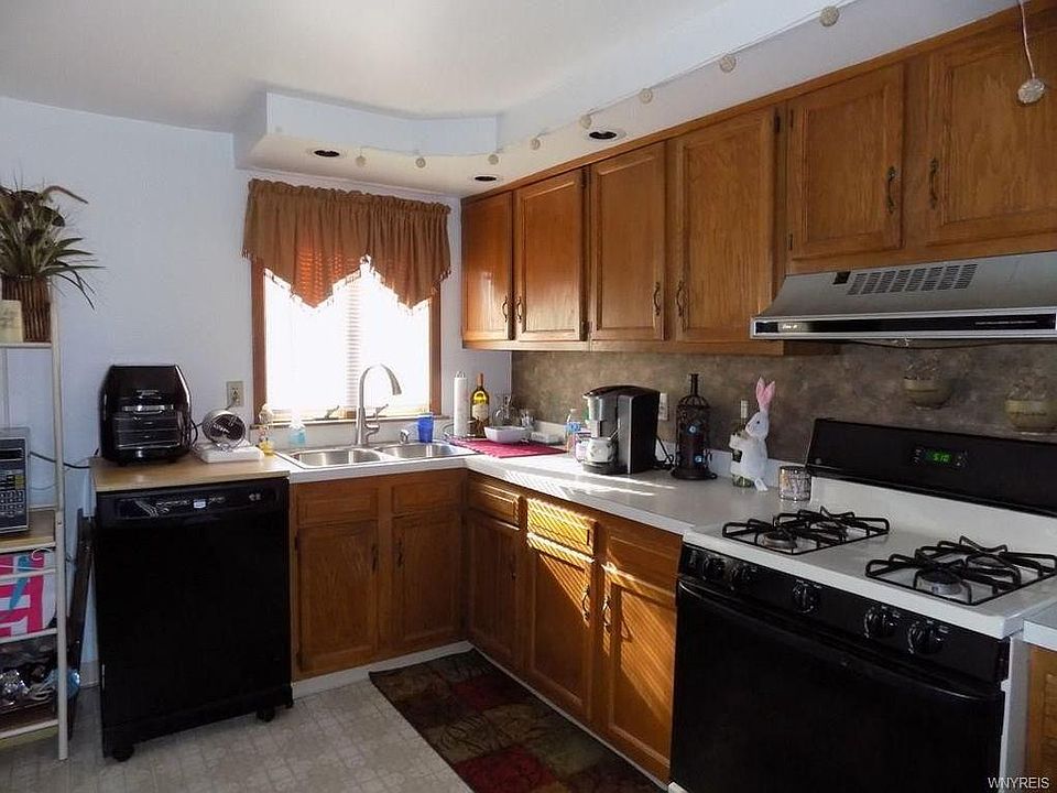 1st image of 114 Lemoine Ave #2