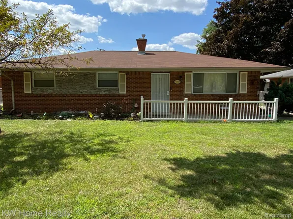 4802 Hayes St, Wayne, MI 48184