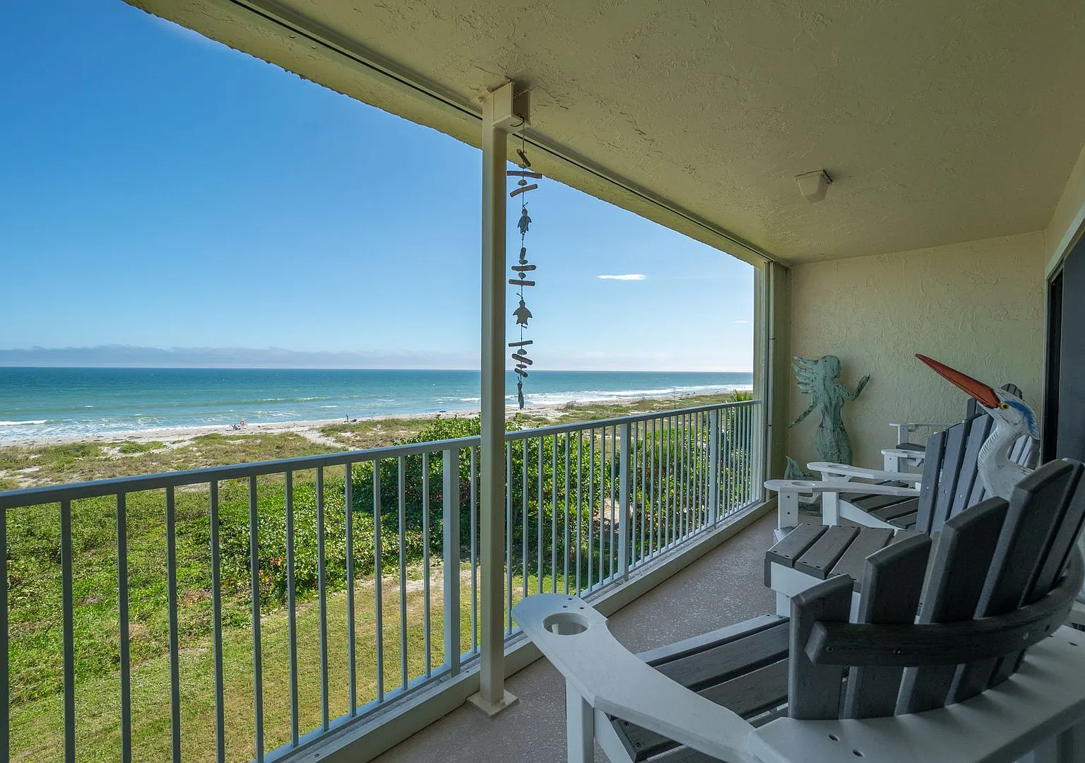Executive oceanfront furnished rental — Photo 2