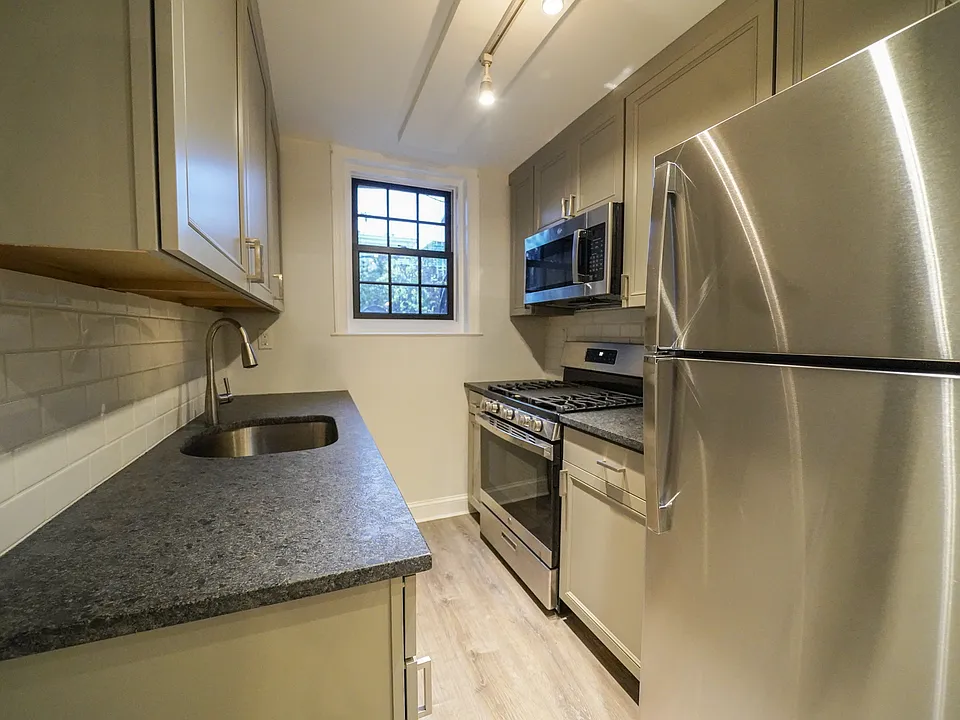 27-26 14th St #4