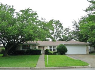 114 Poinsetta Cir, Terrell, TX 75160