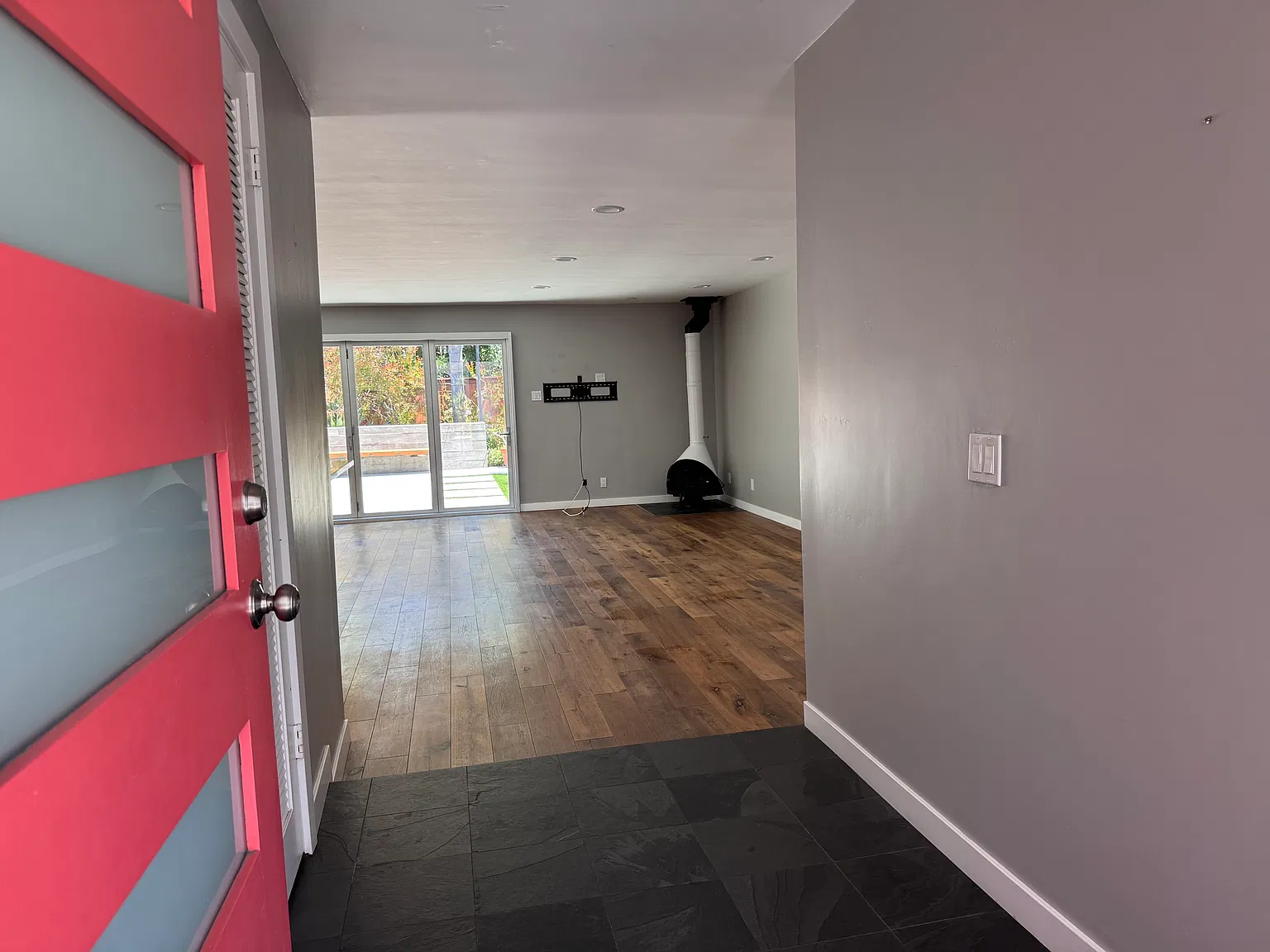 3 bed, 1327 sqft, $6,500 — Photo 4
