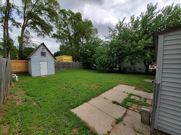 4th image of 3590 Oriole Ave SW