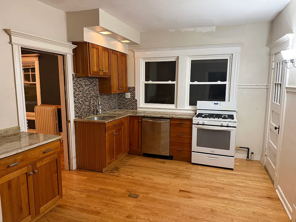 38 Whitney St #2