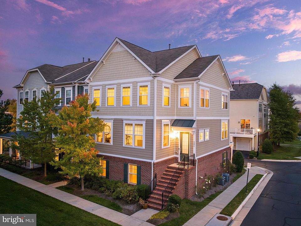 1st image of 131 Anthem Ave