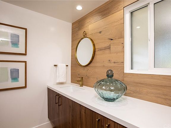 4th image of 5761 Larryan Dr