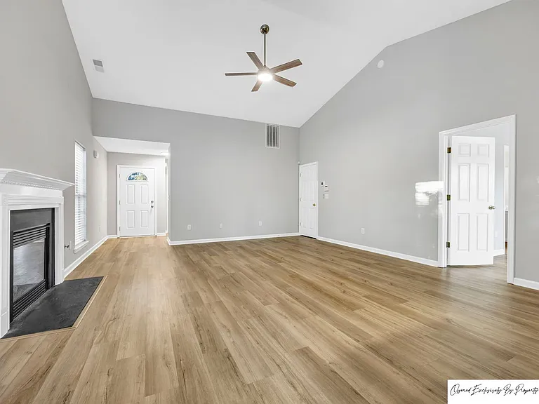 94 Currant Ln — Photo 6
