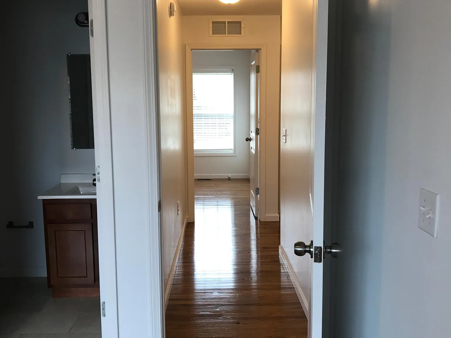 205 Bays Ave — Photo 3