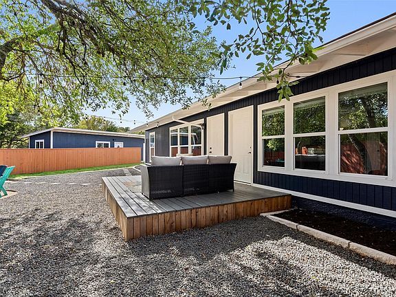 4th image of 35 Presidio Rd