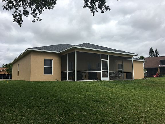 3rd image of 2111 SE 11th Ave