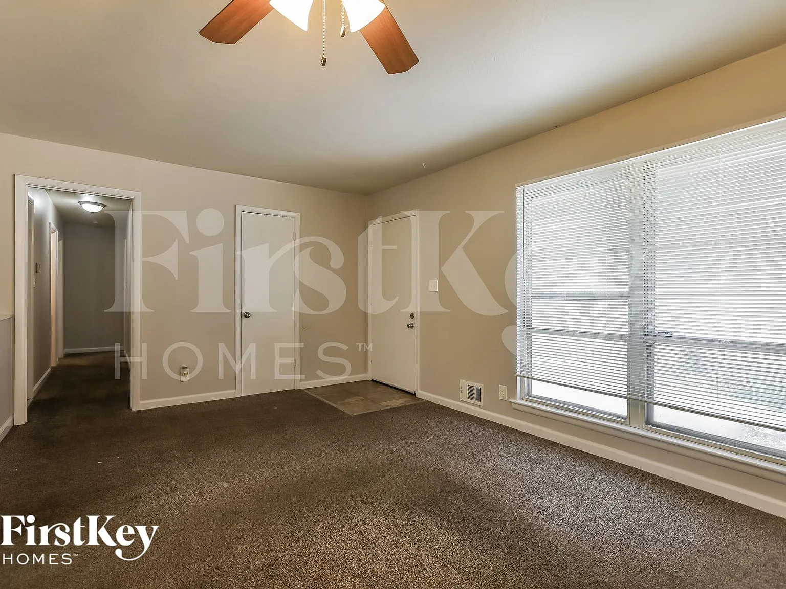 4 bed, 2.5 bath, 1052 sqft, $1,790 — Photo 4