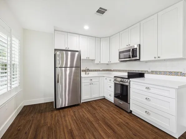 11003 Holly Springs Dr, Houston, TX 77042