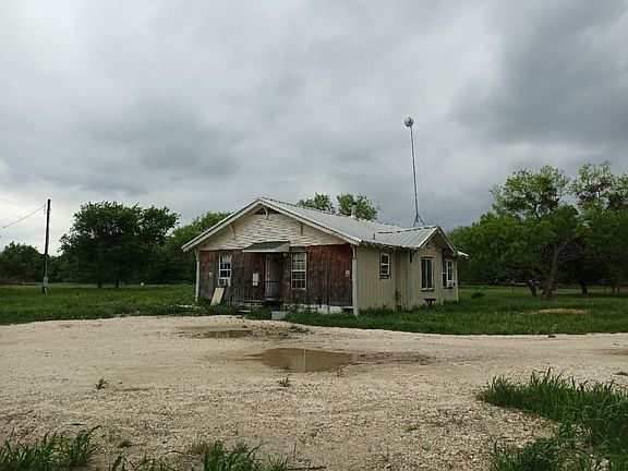 3rd image of 133 County Road 192