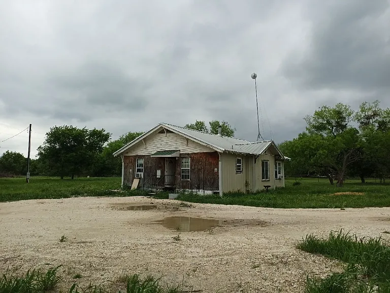 133 County Road 192 — Photo 3