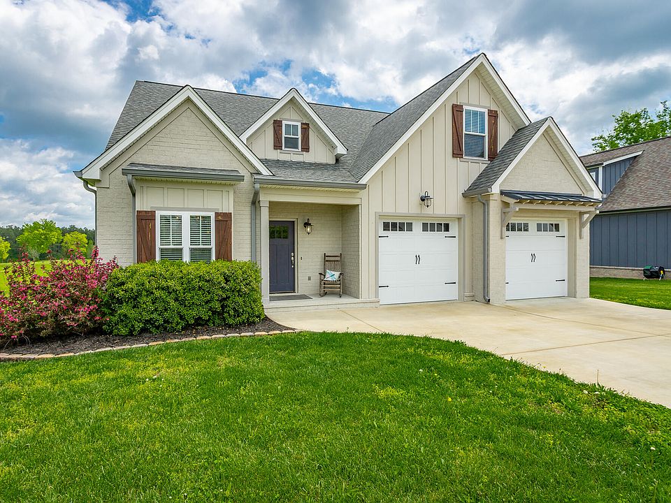 1st image of 969 Equestrian Dr