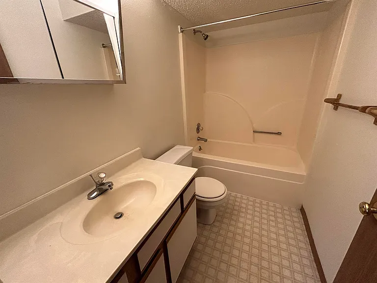 426 S Johnson St #C — Photo 12