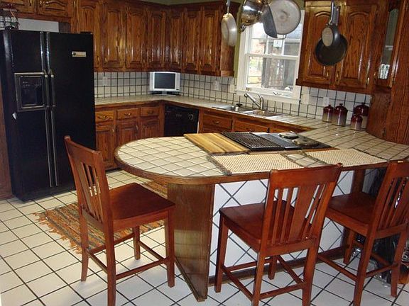 Kitchen with Ceramic Tile Floors & Counters, Breakfast Bar