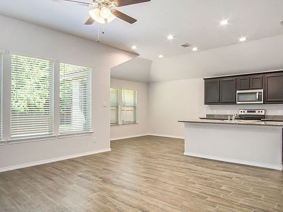 5th image of 9816 Mescalbean Blvd