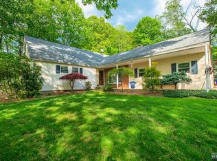 6 Osage Rd, Oakland, NJ 07436