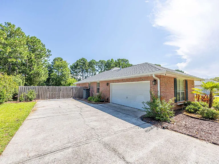 130 W Shipwreck Rd — Photo 52