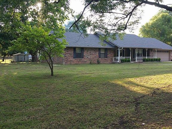 2nd image of 17950 Oaklawn Dr