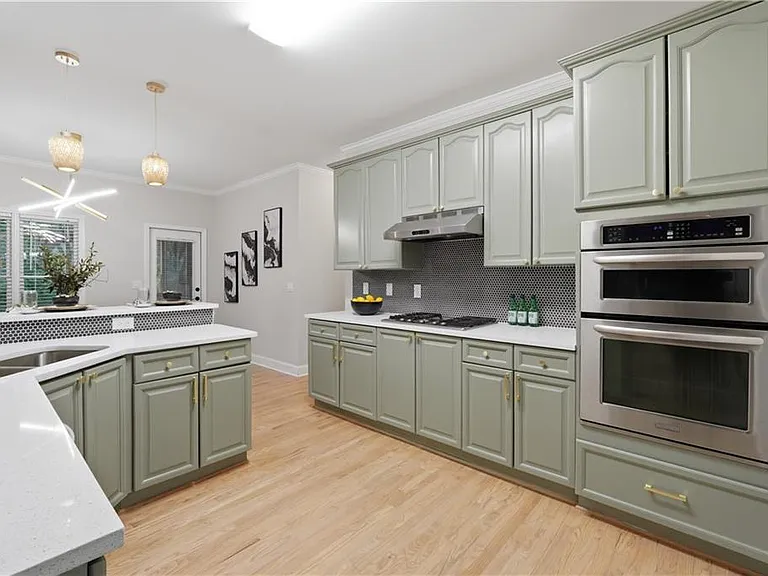 682 Montglade Ct — Photo 12
