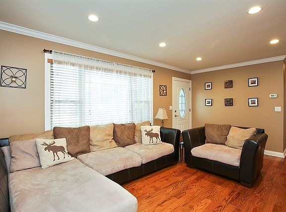 3rd image of 26177 N Oak Ave