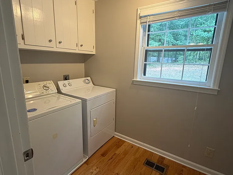 402 Skyline Dr — Photo 26