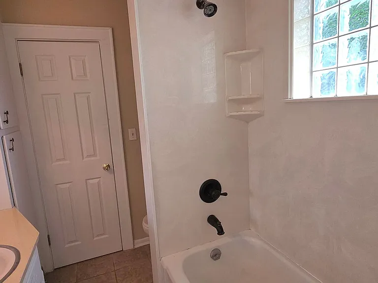 1038 S Delaware Ave — Photo 5