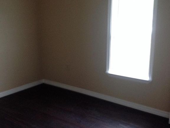 3rd image of 1114 Brownell St