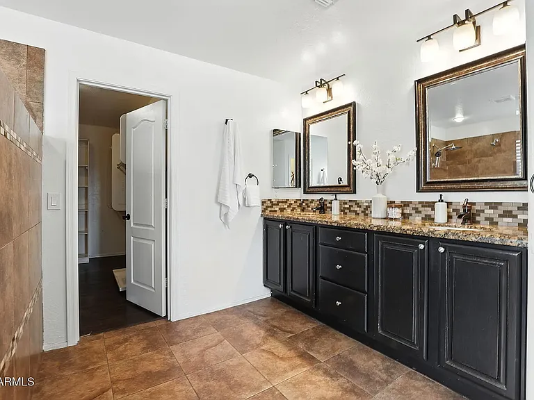 3692 E Morning Star Ln — Photo 40