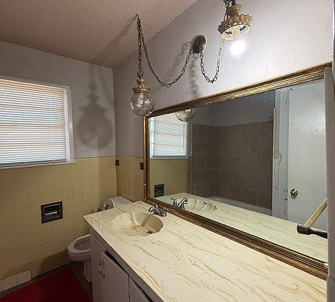 4th image of 4010 39th St
