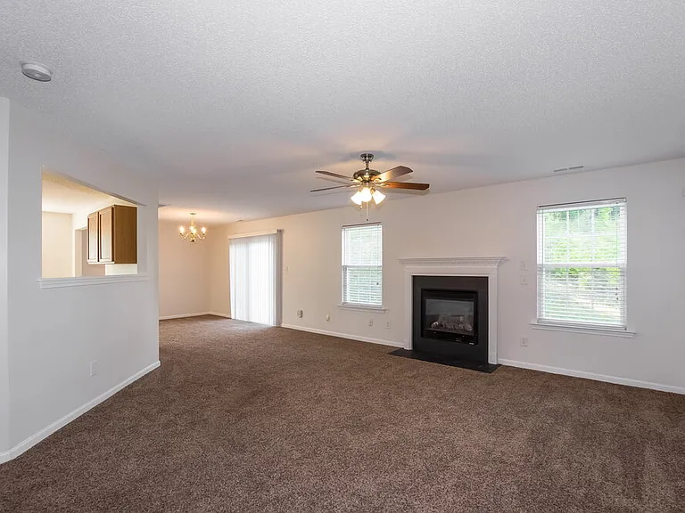 14014 Riding Hill Ave — Photo 3