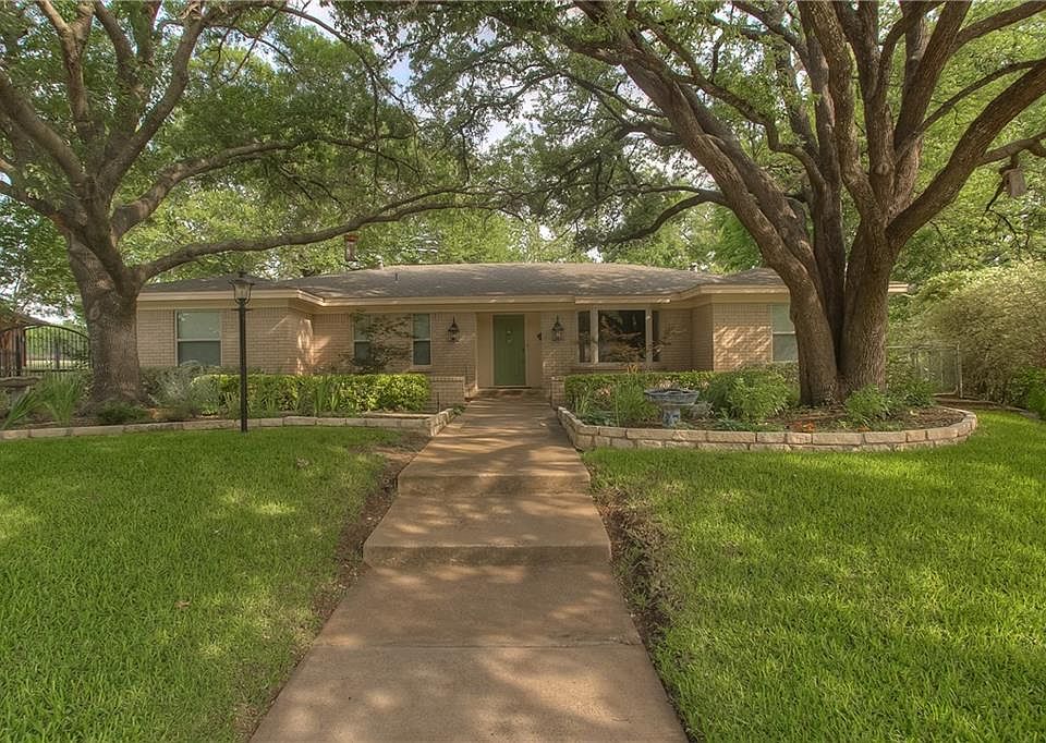 1st image of 3904 Dawn Dr