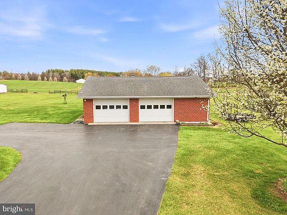 2nd image of 1665 Stoneburner Rd