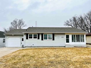 1505 Cedar St, Yankton, SD 57078